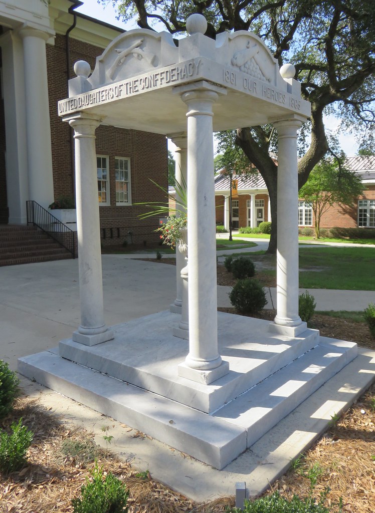 Calhoun County Confederate Monument (Saint Matthews, South… Flickr