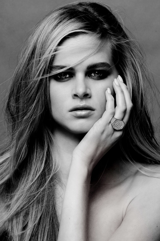 BEAUTY black white jewelry classic BEAUTY black white jewe… Flickr