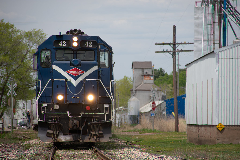 Bloomer Storage W&N 42 switches storage cars out of the s… Flickr