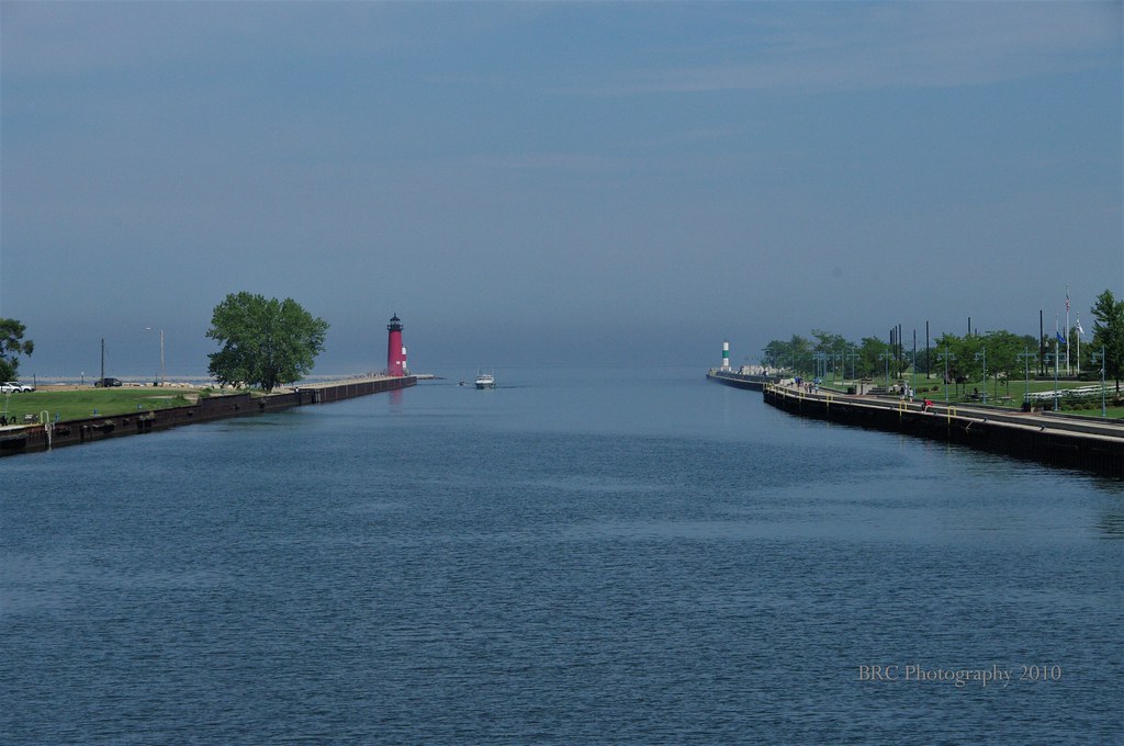 Harbor Park (right) and Simmons Island Park (left) Kenosha… Flickr