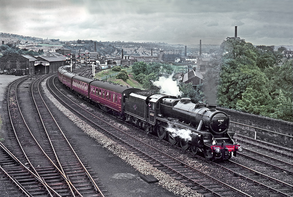 Leaving Shipley. 44767 heading for Bradford Forster Square… Flickr