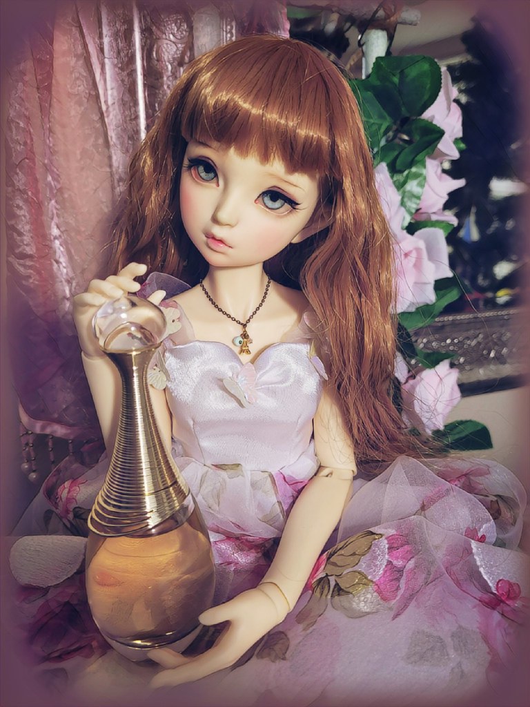 Lorina is my face for Dior J'adore. Dolls and perfumes the… Flickr