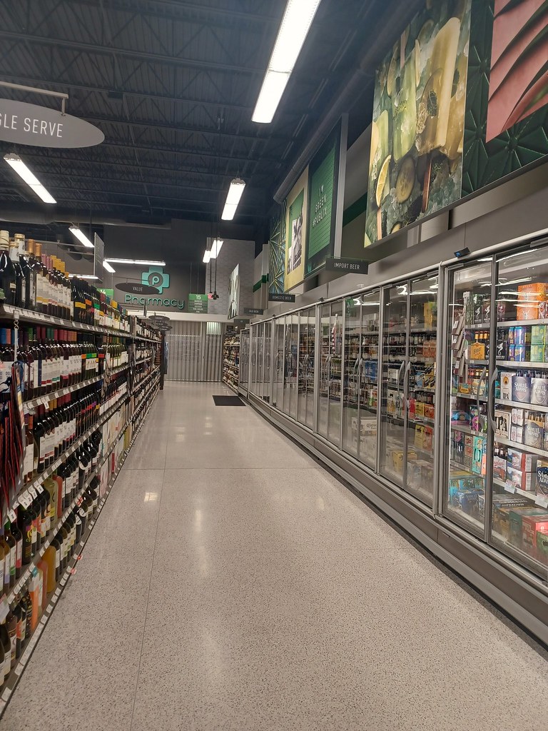 Beer & Wine, leftmost aisle Publix 1714 Beaufort, SC Flickr