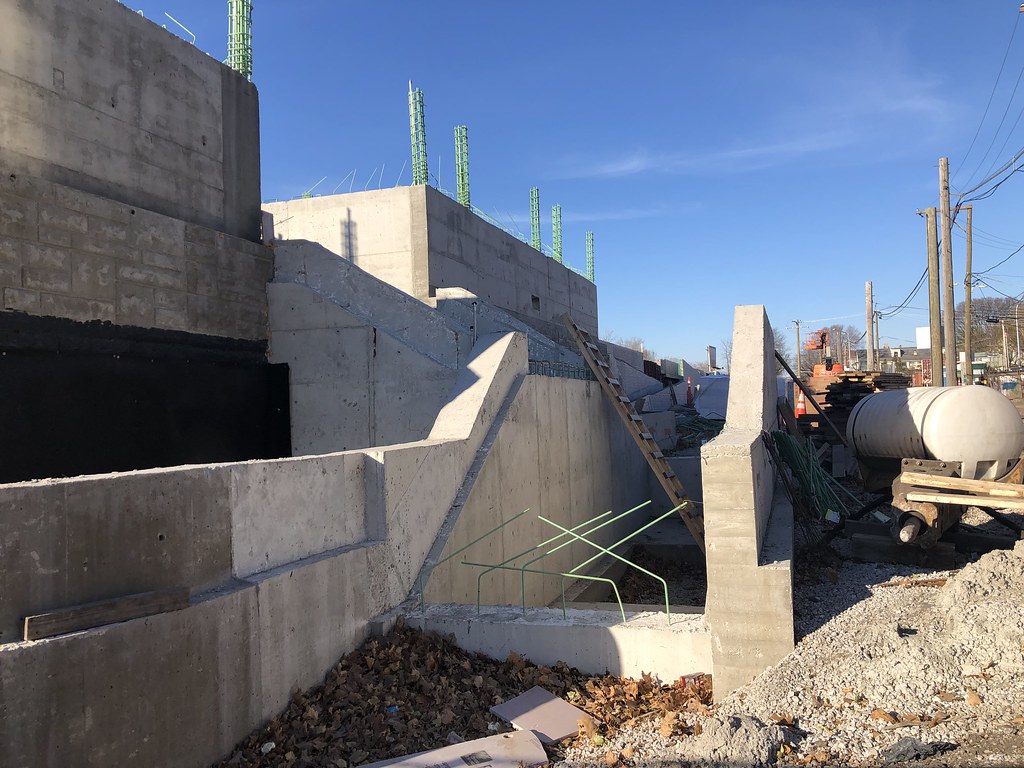 New Peterson Ridge Metra Station Construction The sign s… Flickr