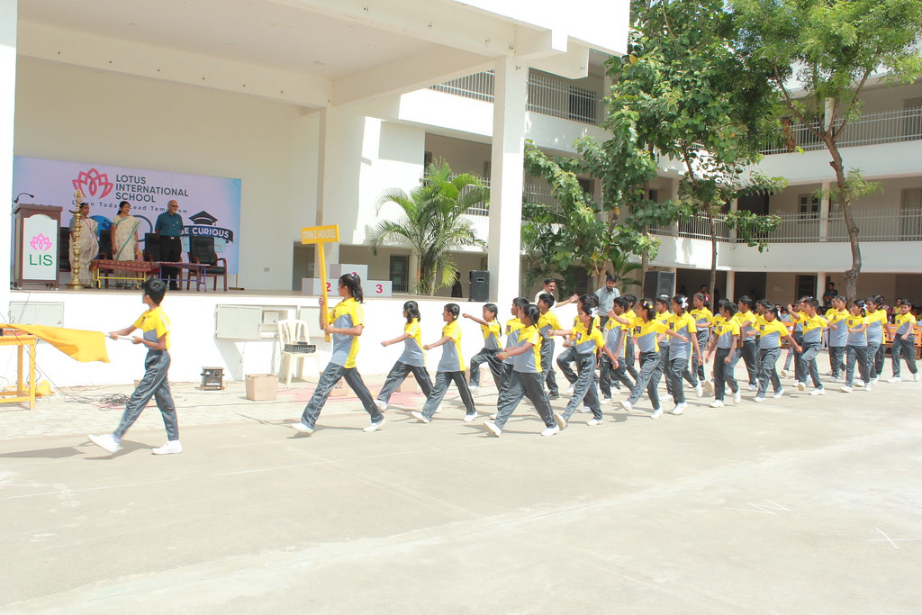 IMG_4928 INVESTITURE CEREMONY LOTUS INTERNATIONAL SCHOOL … Flickr