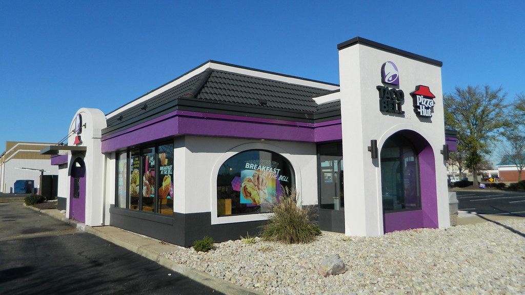 Taco Bell/Pizza Hut Taco Bell/Pizza Hut 16941 (2,215 squa… Flickr