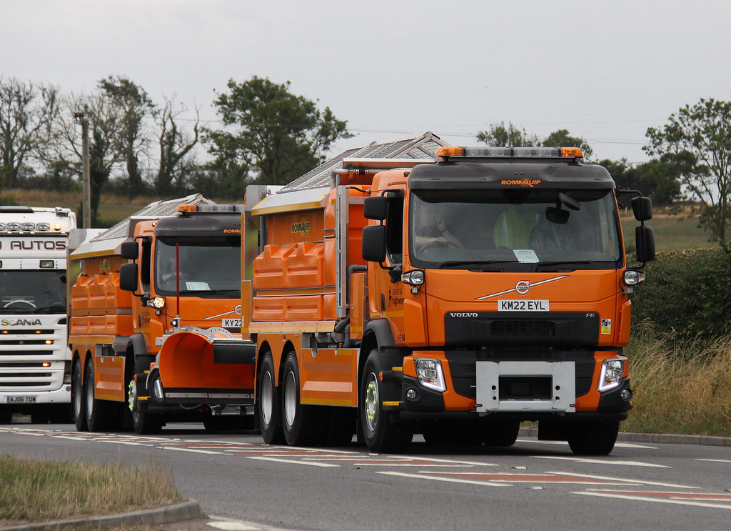 Highways England KM22EYL Volvo FE320 KY22FYZ Volvo FE 320 … Flickr