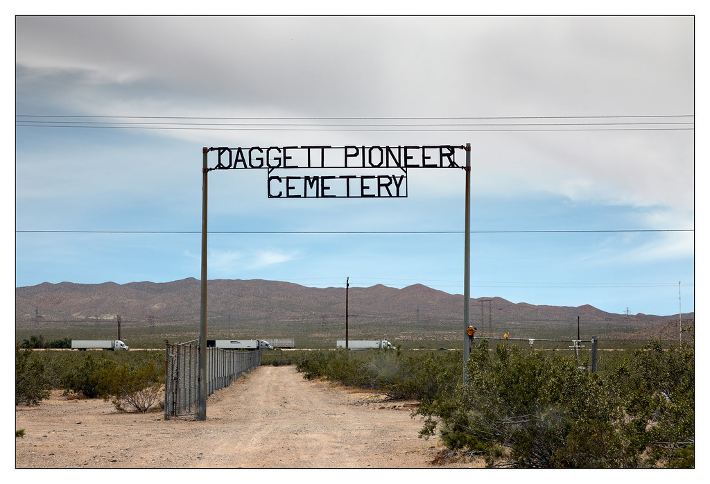 Daggett Pioneer Cemetery Semitrucks on I40 Mojave Desert… Flickr