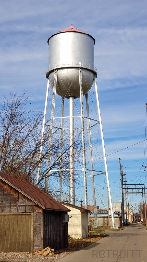 112322 Grinnell Water tower, Grinnell, Iowa. Casey Truitt Flickr