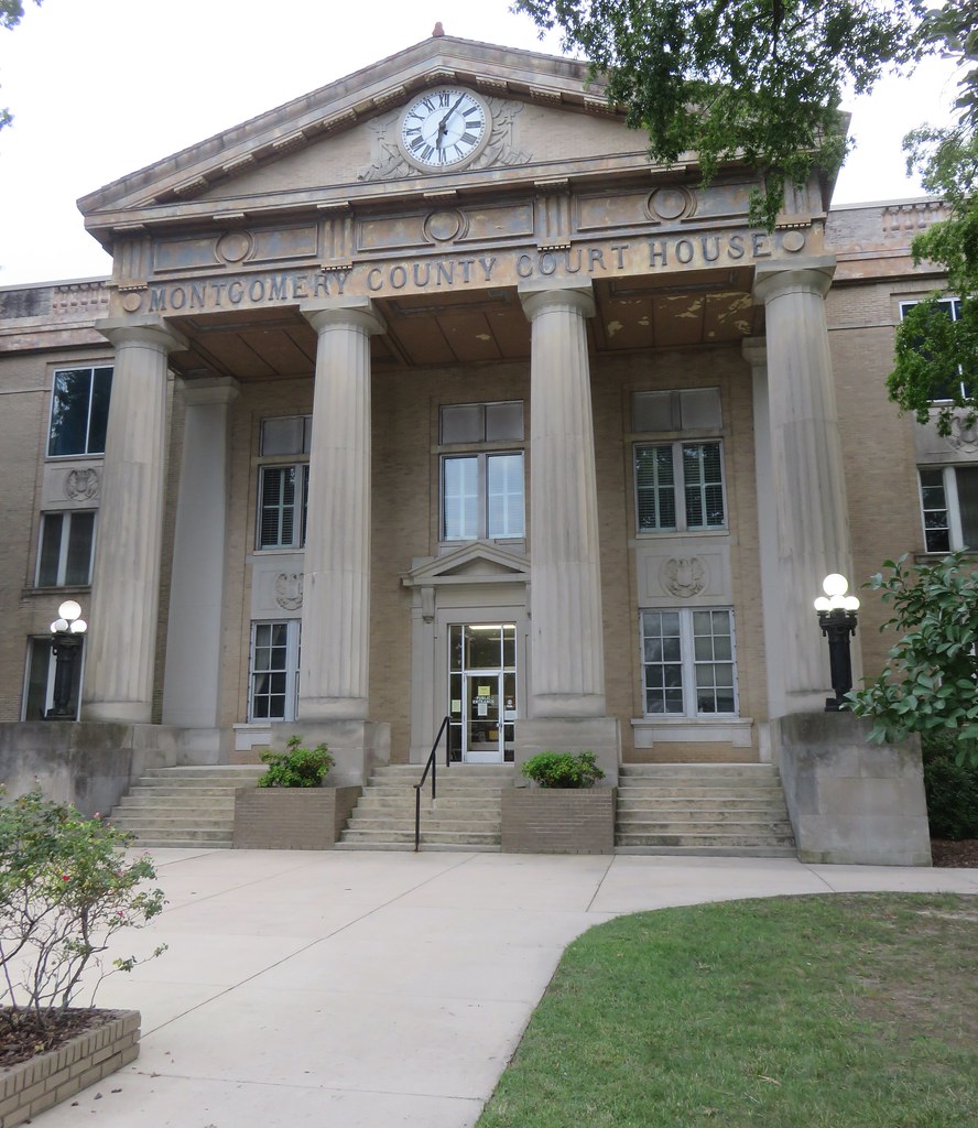 Montgomery County Courthouse Detail (Troy, North Carolina)… Flickr