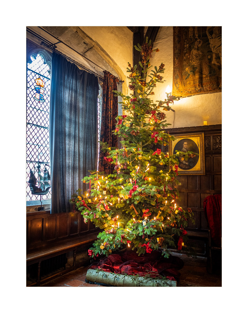 Great Hall Christmas Tree At Ightham Mote I nearly gav… Flickr