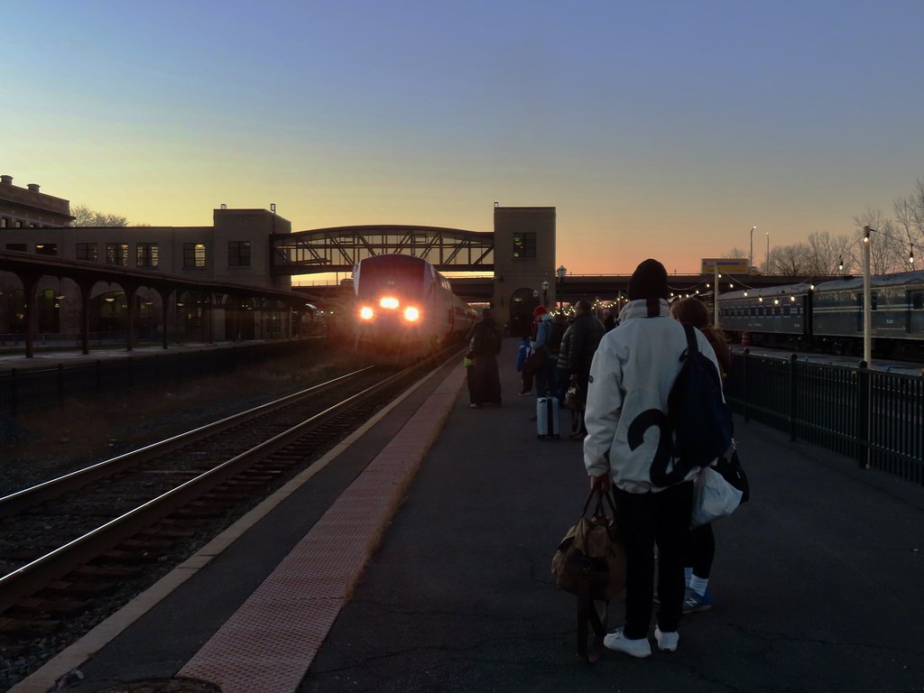 Amtrak 64 Arriving at Utica Amtrak P42 99 is power for tra… Flickr