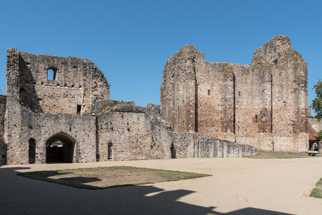Château & Donjon de SainteSuzanne (Mayenne, France) Flickr
