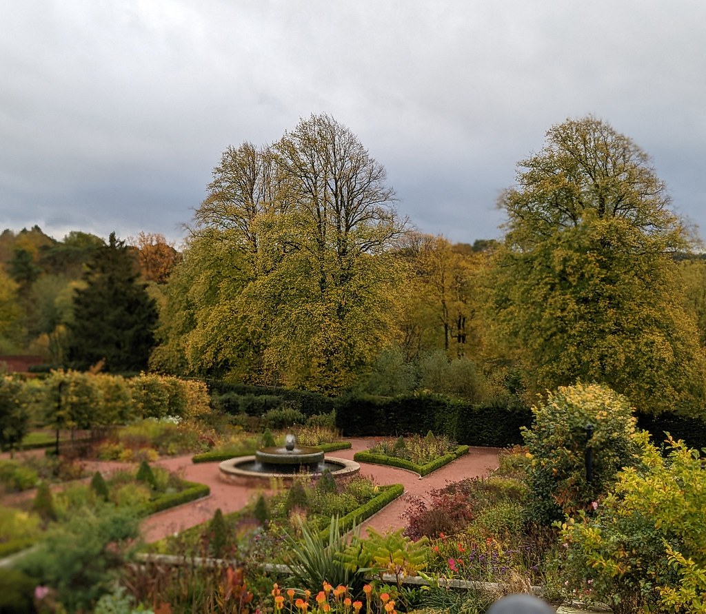 Dumfries House garden, Ayrshire Dumfries House garden, Ayr… Flickr