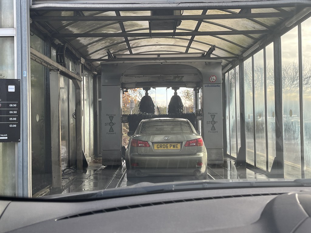 Car stuck in Sainsbury's Car Wash in Edenthorpe, Doncaster… Flickr