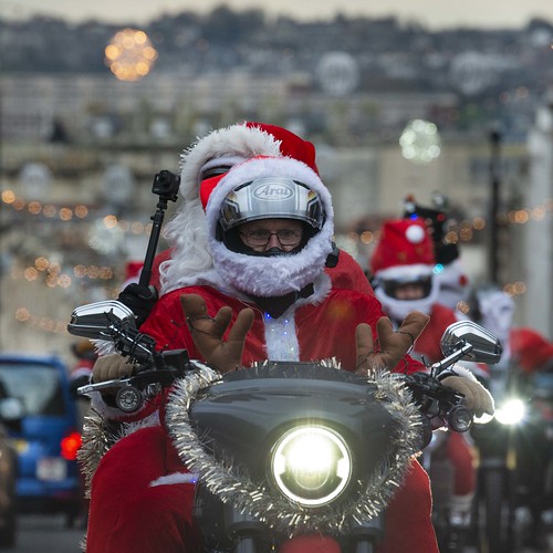 Bristol Santa's on a bike 2022 Jeremy Fennell Flickr