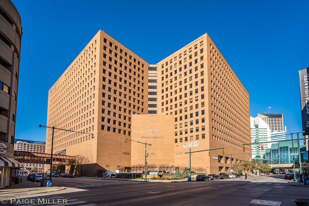 Indianapolis, IN PNC Bank building Paige Miller Flickr