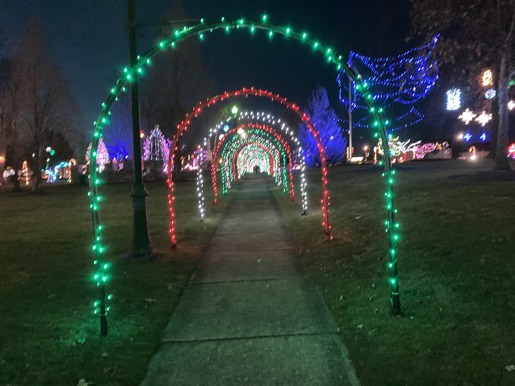 Christmas Lights 12.4.22 Twinsburg, OH Daniel Westfall Flickr