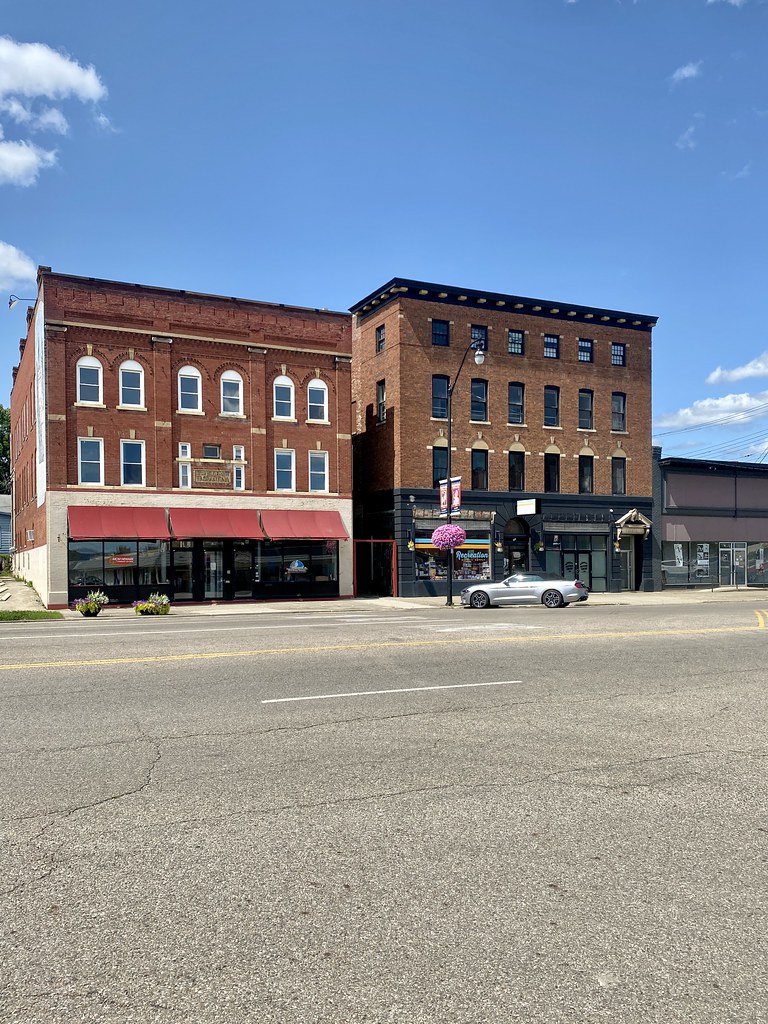 Main Street, Newark, OH Built in the early 20th Century, t… Flickr
