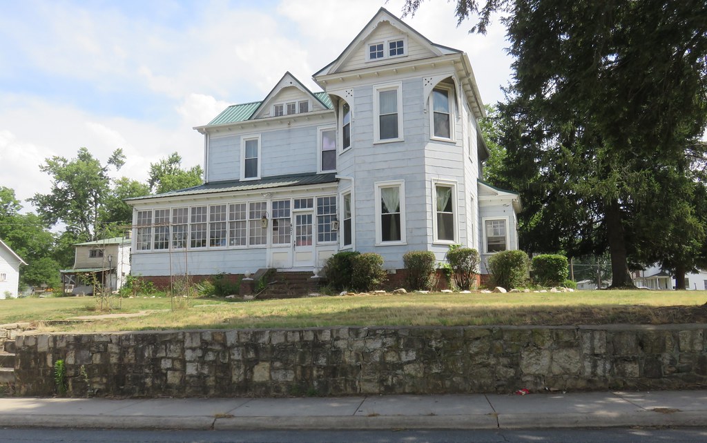 Queen Anne House (Reidsville, North Carolina) Built ca. 18… Flickr