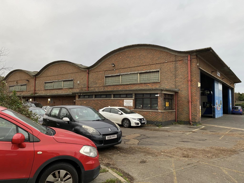 Chichester bus station and garage Built in 1956 for Southd… Flickr