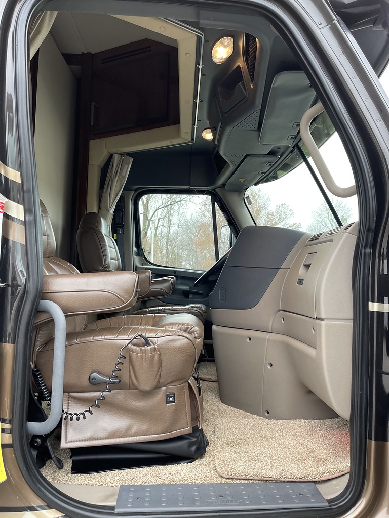 2018 Renegade Ikon 600HP Quad Slide Motorhome 2018 Renegad… Flickr