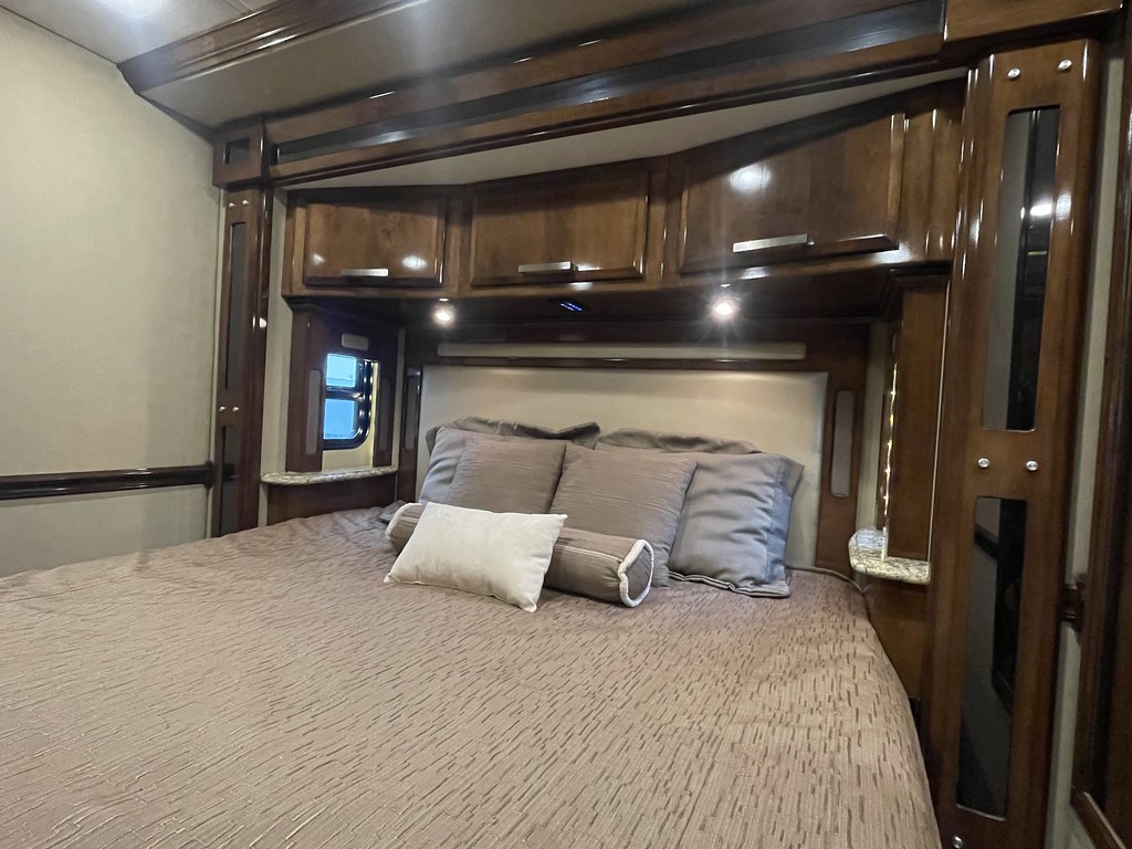 2018 Renegade Ikon 600HP Quad Slide Motorhome 2018 Renegad… Flickr