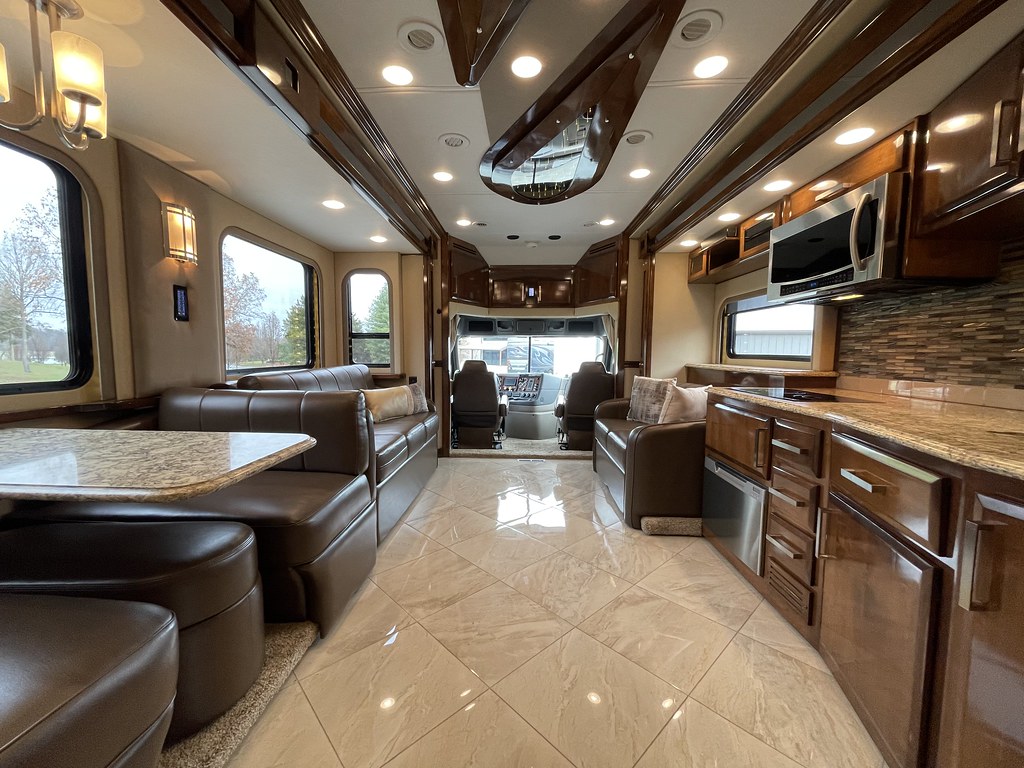 2018 Renegade Ikon 600HP Quad Slide Motorhome 2018 Renegad… Flickr