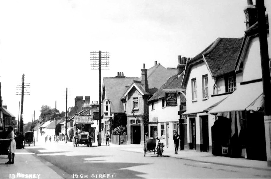 Bushey High Street with The Robin Hood and The Red Lion. c… Flickr