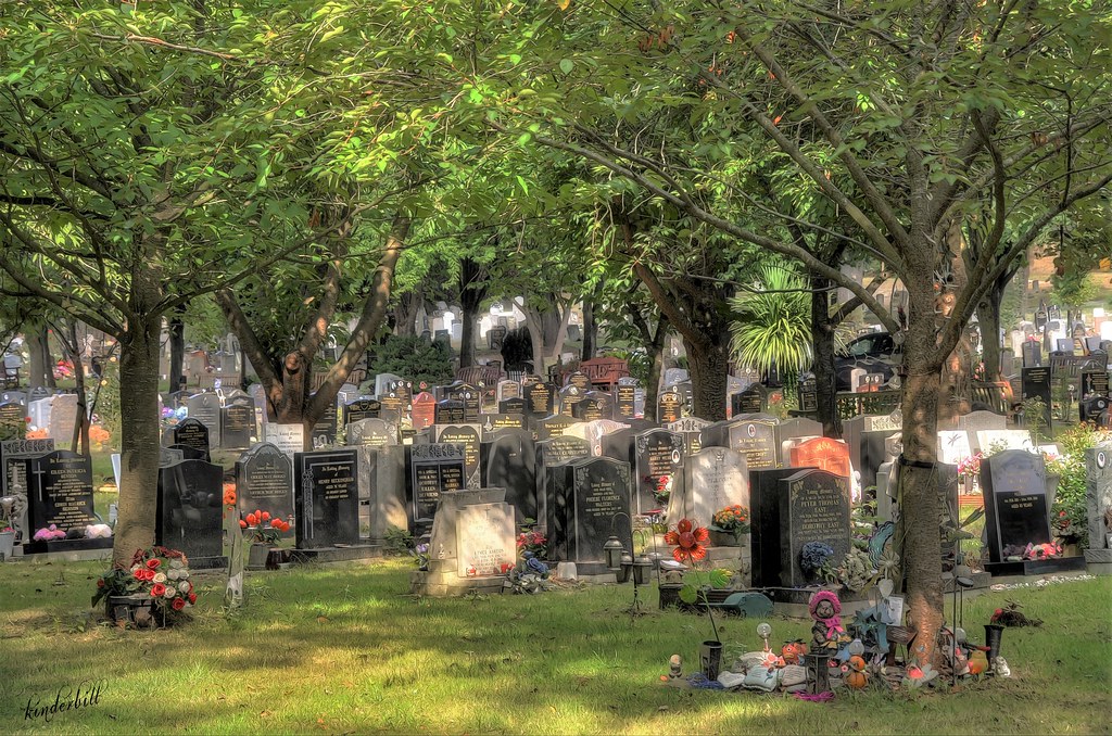 Light & Shadows Wharf Road Cemetery. StanfordleHope. Ess… Bill Robinson Flickr