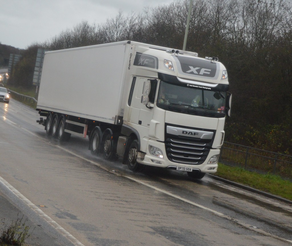 Oaklands Farm Eggs DP70 SOA Driving Along the A5 Passing S… Flickr