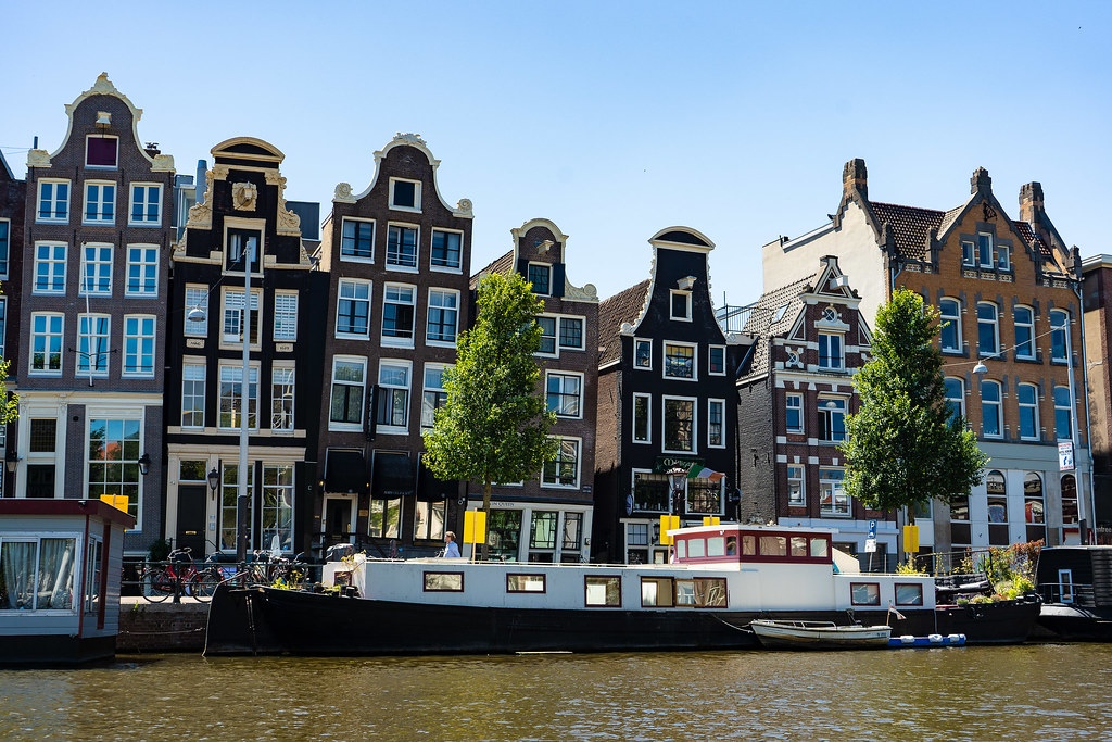 Homes along Amsterdam's canals When property taxes are bas… Flickr