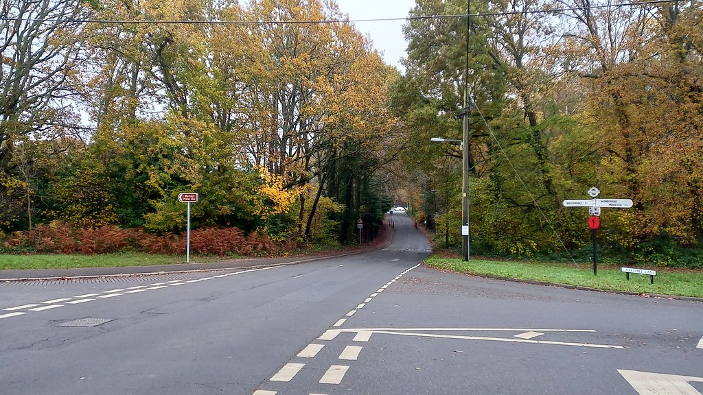 Corner of Smugglers Lane and Colehill Lane, Colehill, Wimb… Flickr