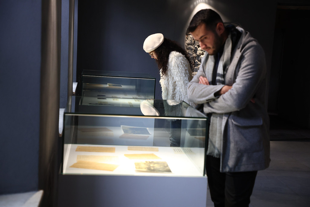 YEAs in Albania join the EU Ambassador to visit their home… Flickr