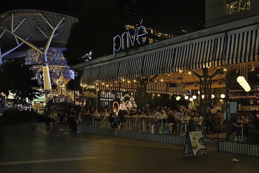 Privé The cafe at Wheelock Place, Orchard Road. Choo Yut Shing Flickr