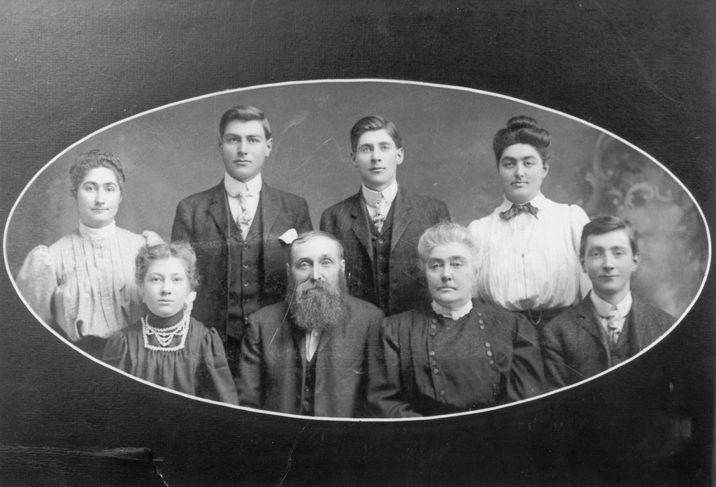 N3714 Lindley Family Back Row L to R N37142 Mary Novella … Flickr