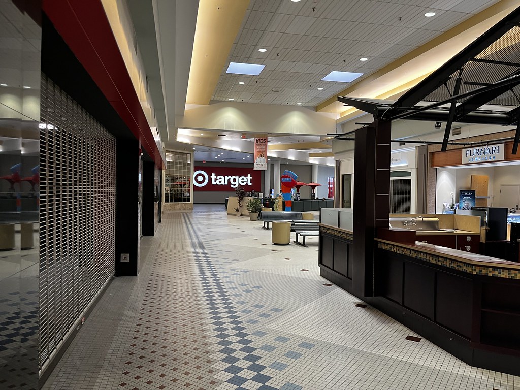 Enfield Square Mall (Enfield, Connecticut) JJBers Flickr