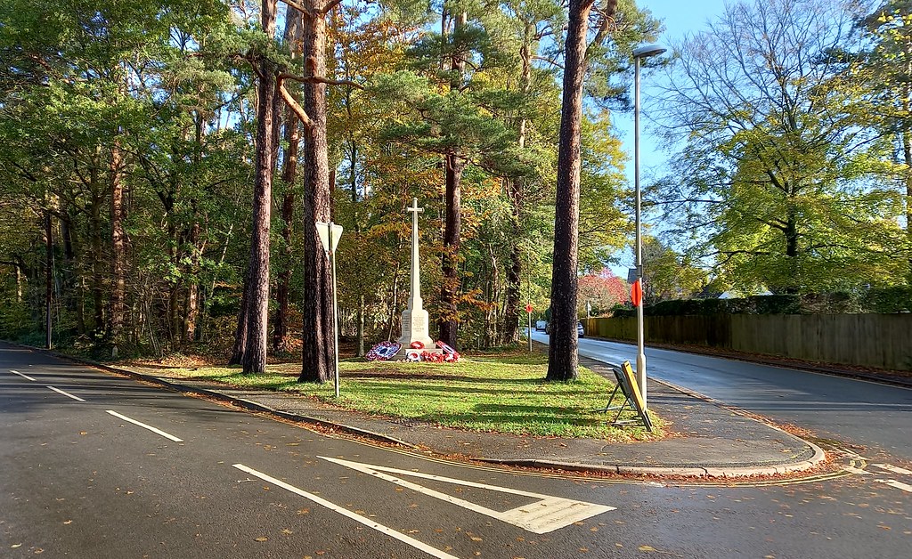 Junction of Colehill Lane and Wimborne Road, Colehill, Wim… Flickr
