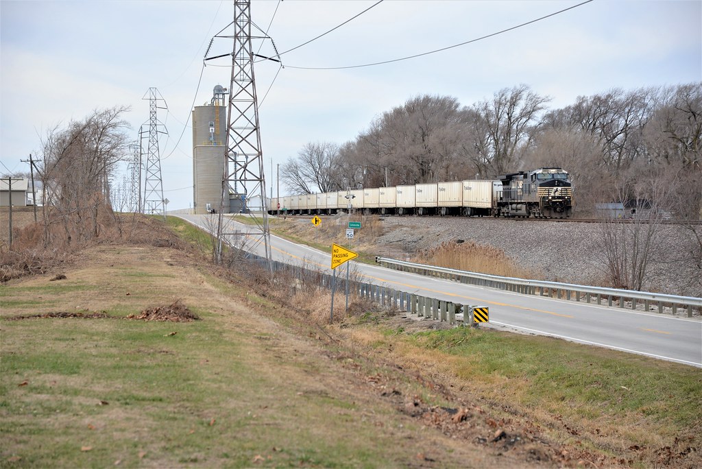120222 002 EB NS 256 Lanesville Standing on the old IT emb… Flickr