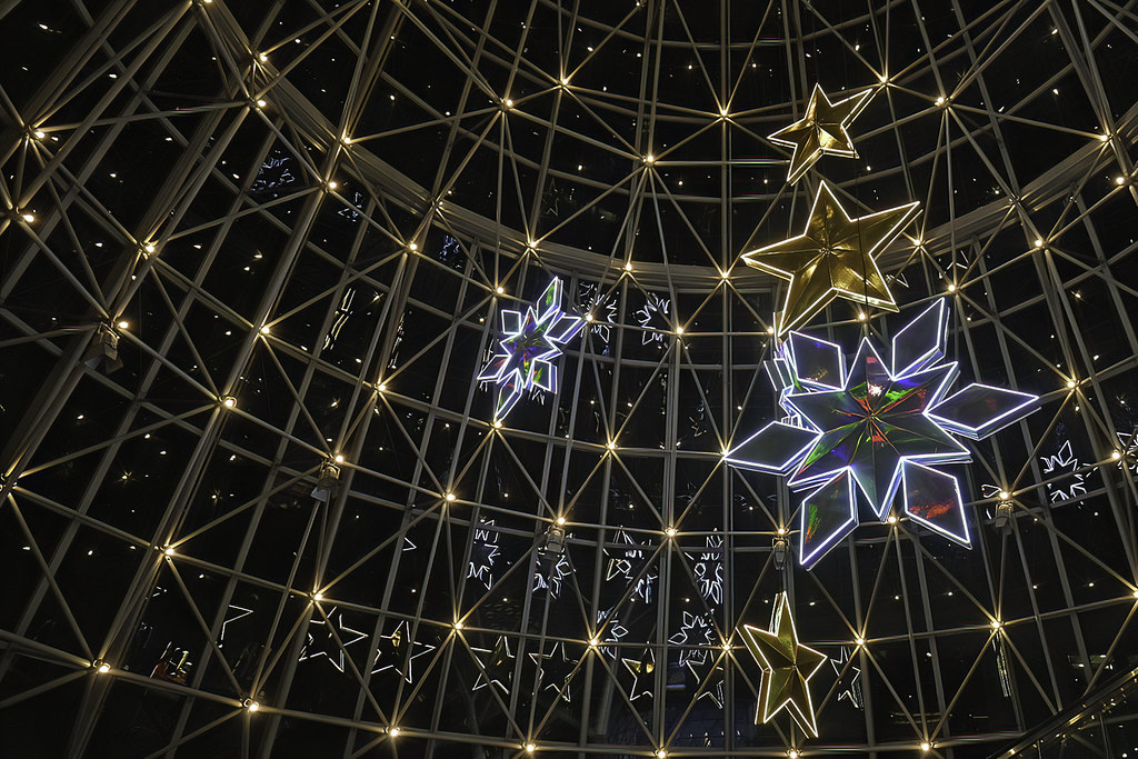 Wheelock Place Decorations lightedup at the Wheelock Plac… Flickr