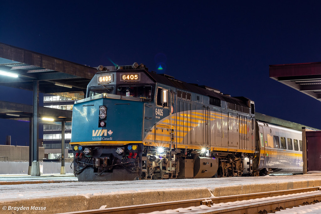 Hockey Charter VIA 631 is tied down at Ottawa station afte… Flickr