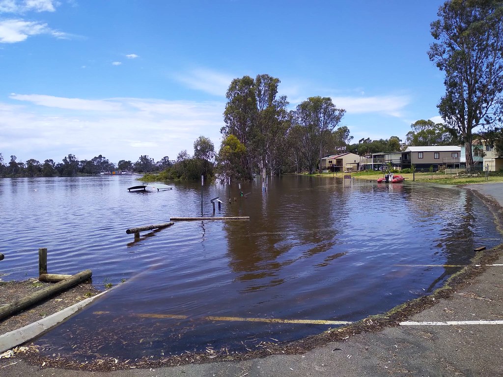 South Australia Murray River at Swan Reach, river shacks… Flickr