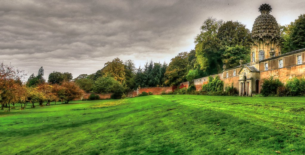 .444 Pineapple House, Dunsmore Estate, Scotland Alan Austin Flickr