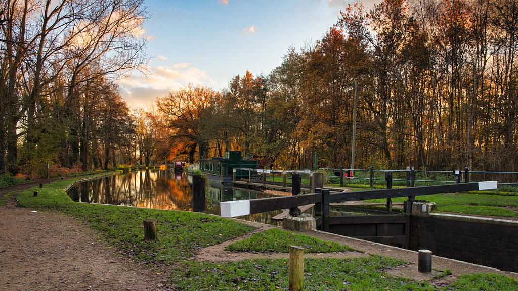 Pyrford Lock and Moorings Found on the River Wey,part of t… Flickr