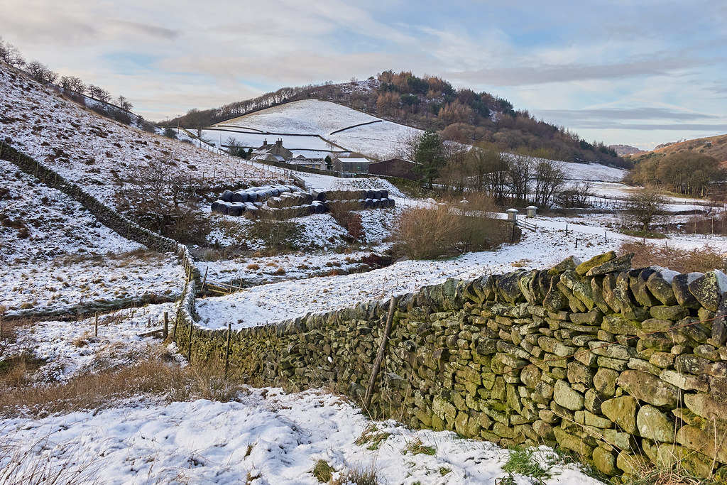 Mossy Lea Farm Mossy Lea Farm with Shire Hill behind it, t… Flickr