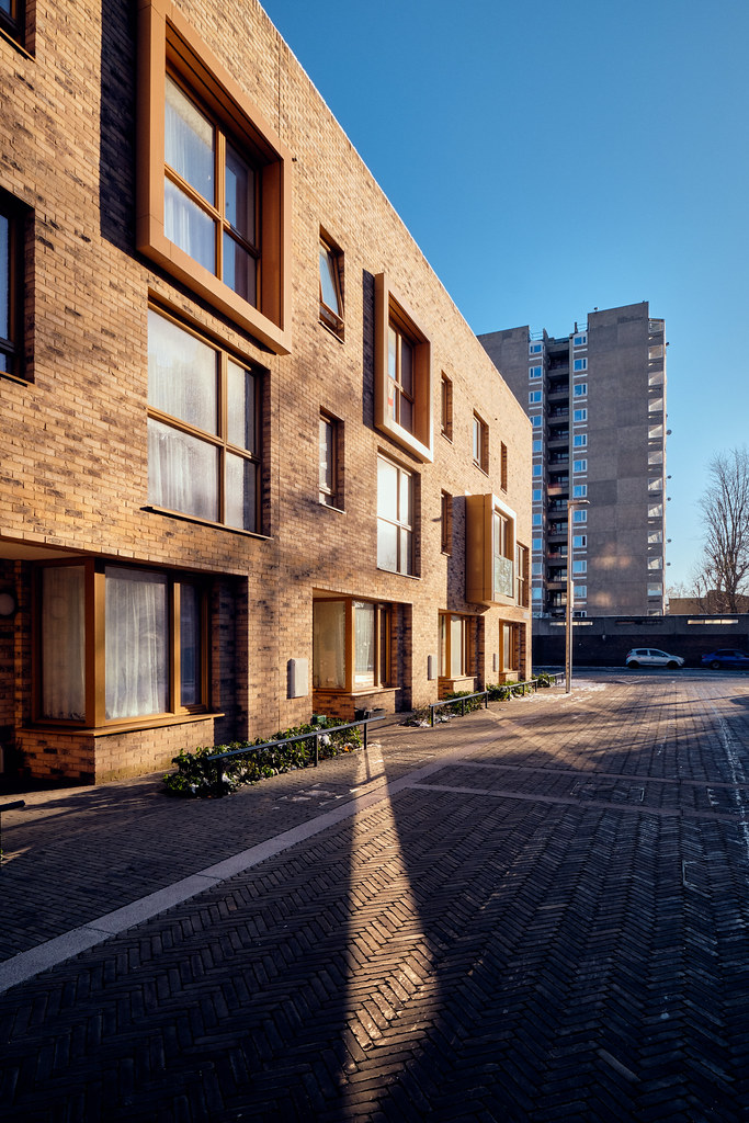 Thamesmead, new and old Newly built apartments on Southmer… Flickr