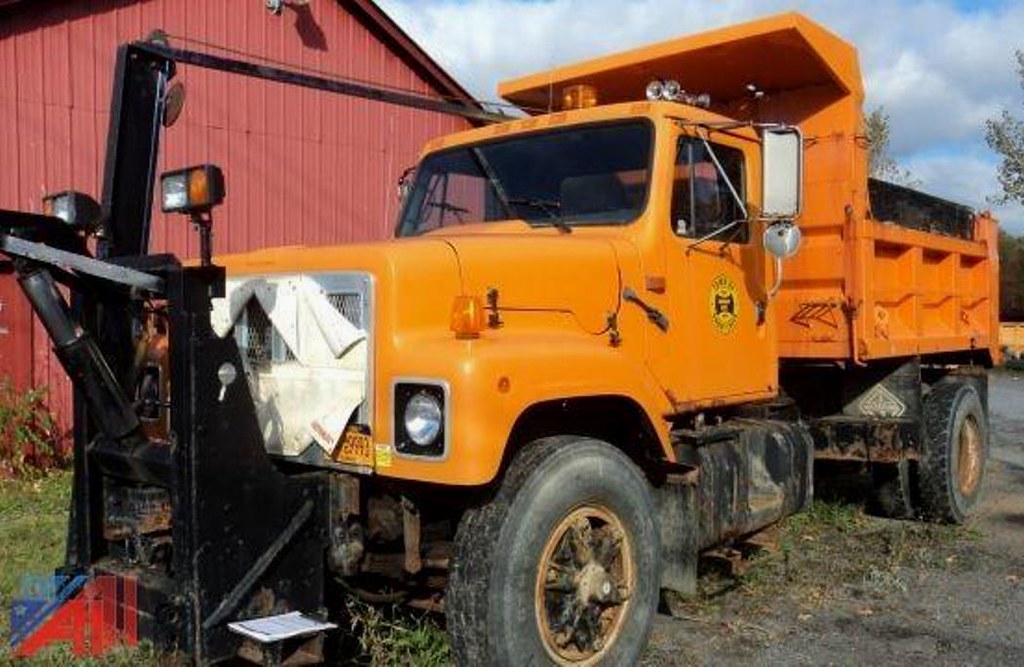 Town of Sandy Creek, NY 1995 International 2574 4x2 dumpp… Flickr
