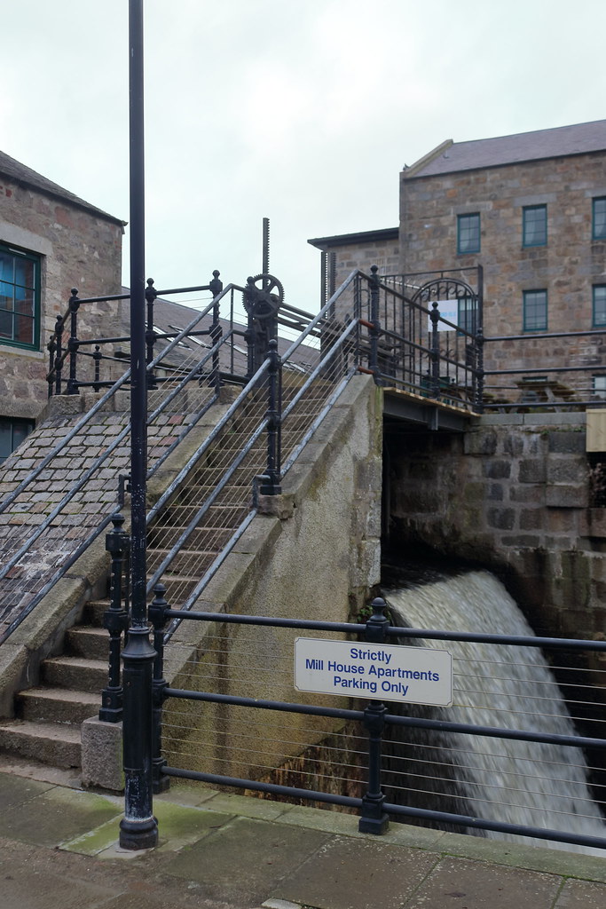Grandholm Mill Lade,Aberdeen_dec 22_20938 Alan Longmuir. Flickr