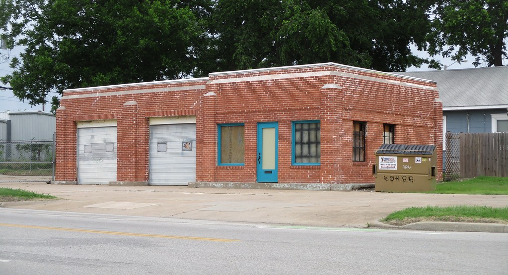 Deep Rock Gas Station Tulsa,OK Former Deep Rock Gas Statio… Flickr