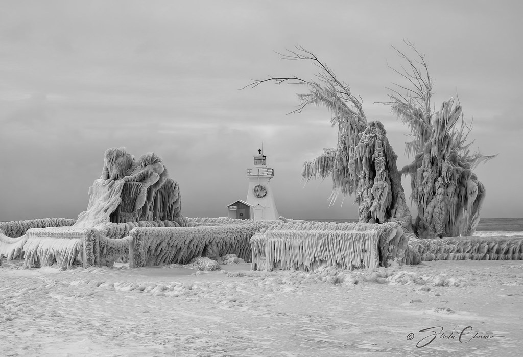 Dec. 25, 2022 Port Dover Pier Surreal ice formations aft… Flickr